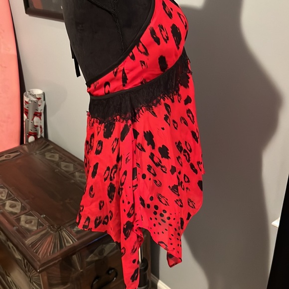 Tank top/ blouse with built in bra - Picture 4 of 4